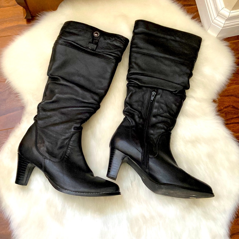 Jessica tall black boots in size 8